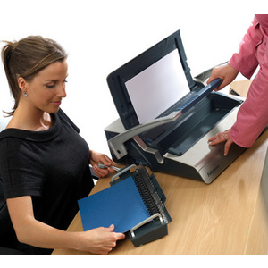 Fellowes Perforelieur à peigne plastique Galaxy 500, argent,  - 67969