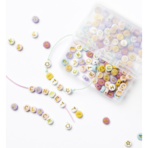 folia Mélange de perles avec caractères d'imprimerie PASTEL