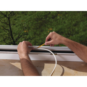 tesa Moll CLASSIC Calfeutrage caoutchouc profil P, blanc